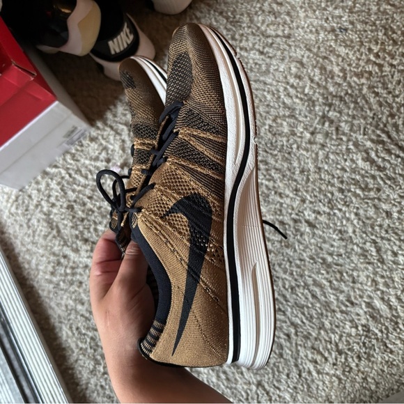 Nike tan brown flyknit trainers - Picture 6 of 9